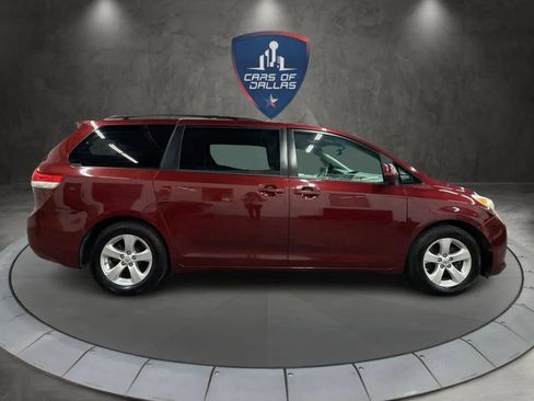 Used 2014 Toyota Sienna LE FWD image 6