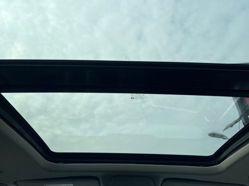 Used 2019 Chevrolet Blazer LT w/ Sun and Wheels Package image 16