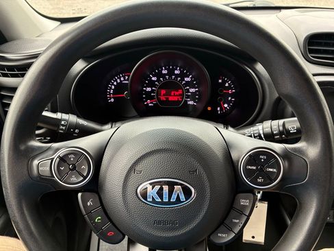 Used 2019 Kia Soul + image 28