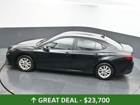 Used 2025 Toyota Camry LE image 37
