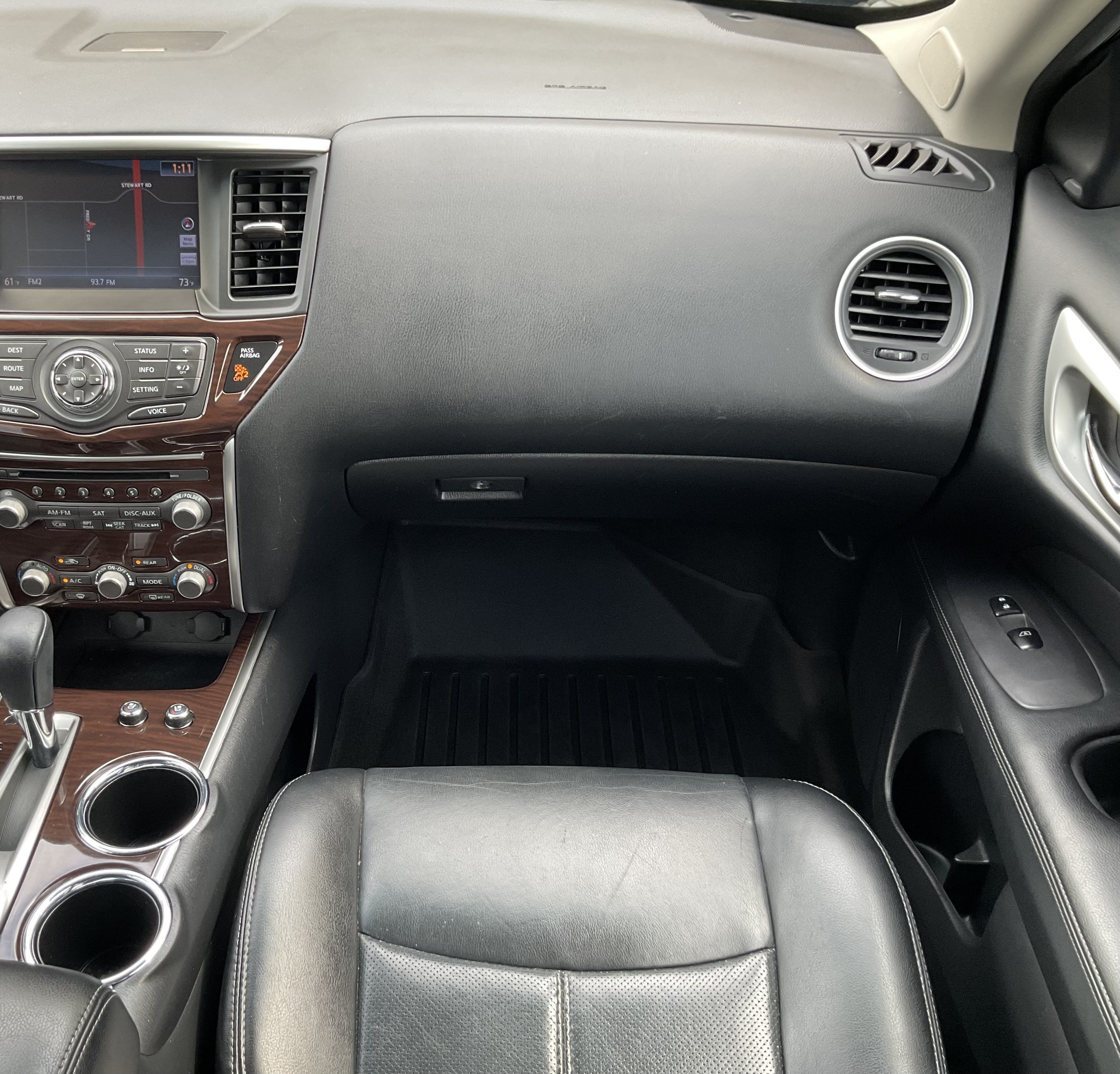 Used 2015 Nissan Pathfinder Platinum FWD image 25