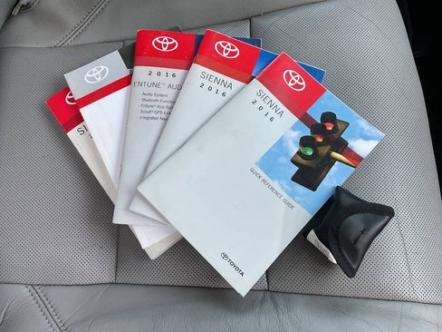 Used 2016 Toyota Sienna Limited w/ Protection Package FWD image 58