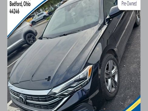 Used 2024 Volkswagen Jetta SE w/ Panoramic Sunroof Package FWD image 1