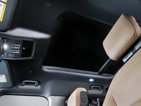 New 2026 Land Rover Defender 130 X-Dynamic SE image 25