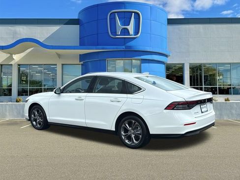 Used 2023 Honda Accord EX image 6