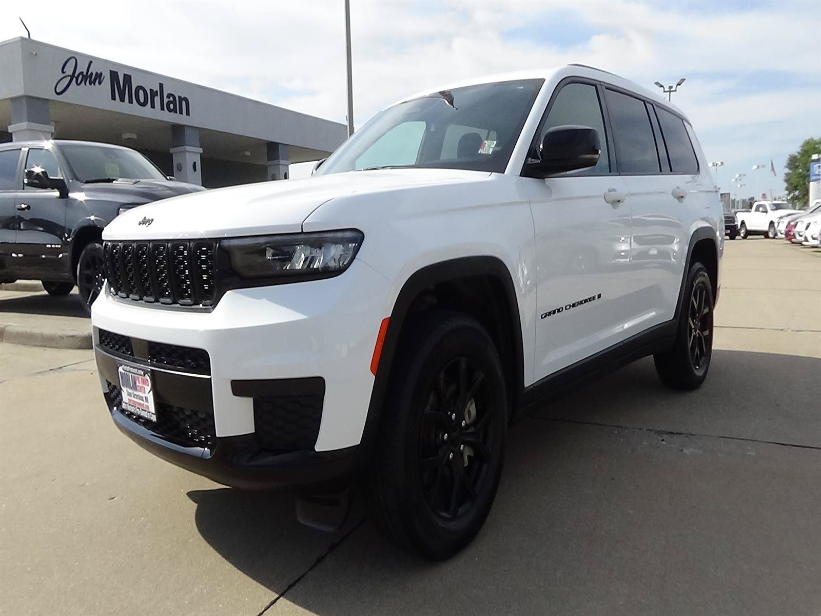 Certified 2025 Jeep Grand Cherokee L Altitude AWD/4WD image 3