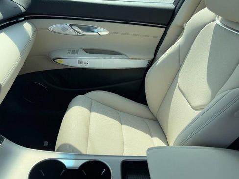 New 2026 Genesis GV70 2.5T Select image 9