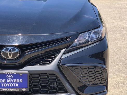 Used 2024 Toyota Camry SE FWD image 4
