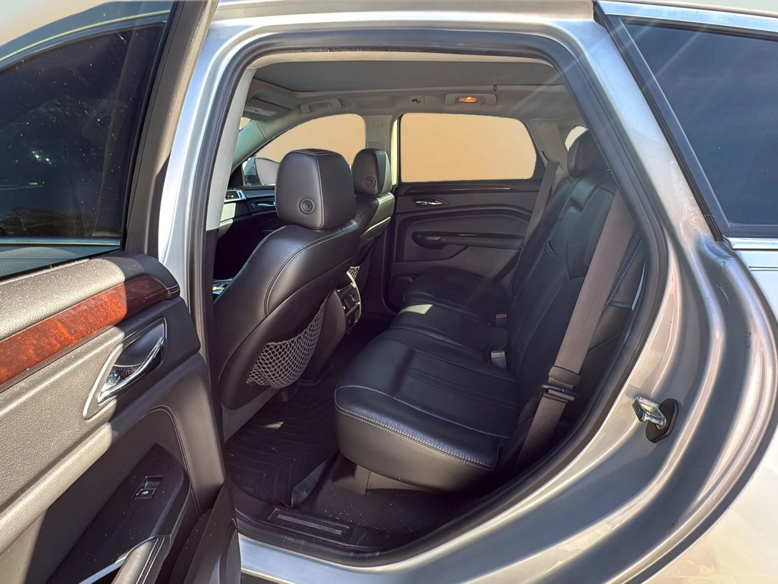 Used 2016 Cadillac SRX Luxury w/ Driver Awareness Package FWD image 23