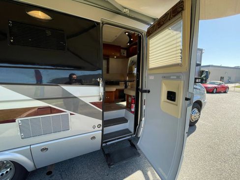 Used 2013 Mercedes-Benz Sprinter 3500 image 31