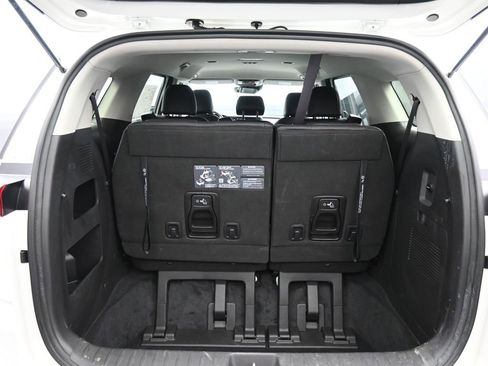 Used 2024 Kia Carnival LX FWD image 21