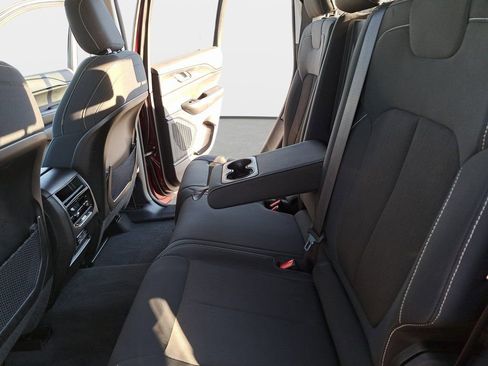 Used 2023 Jeep Grand Cherokee Laredo w/ Luxury Tech Group I image 16