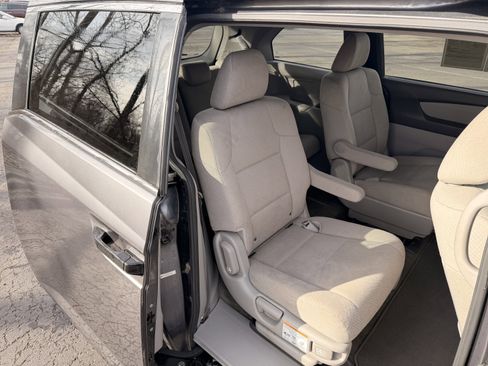 Used 2016 Honda Odyssey LX image 12