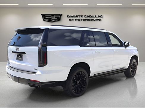 New 2026 Cadillac Escalade ESV Sport w/ LPO, ONYX Package AWD/4WD image 5