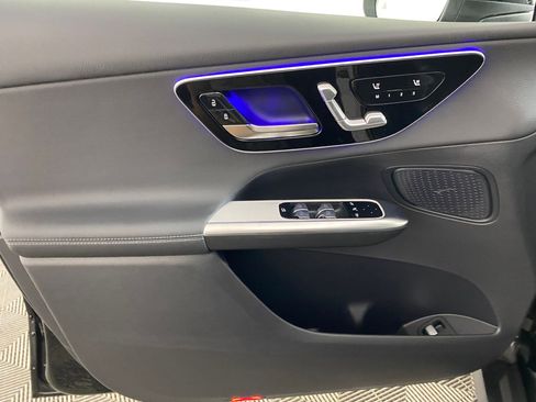 Used 2026 Mercedes-Benz GLC 350e 4MATIC image 11