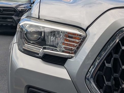 Used 2019 Toyota Tacoma TRD Sport RWD image 12