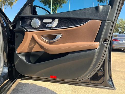 Used 2017 Mercedes-Benz E 300 4MATIC image 35