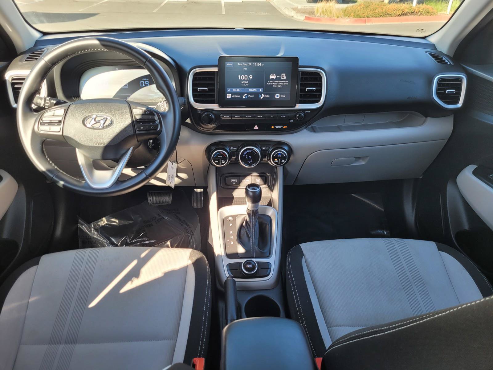 Used 2023 Hyundai Venue SEL FWD image 16