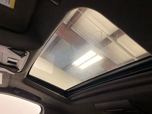 Used 2017 Cadillac Escalade Platinum image 16