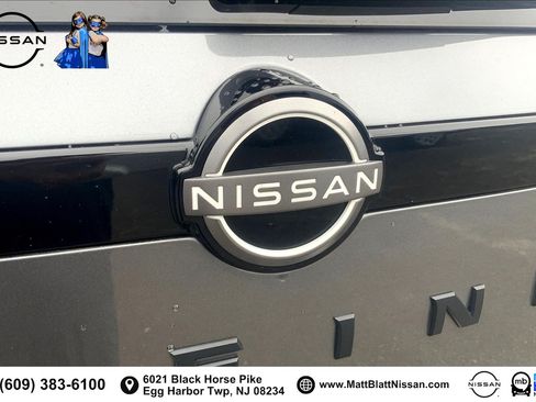 Used 2024 Nissan Pathfinder Platinum w/ Lighting Package (N93) AWD/4WD image 31