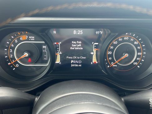 Used 2024 Jeep Wrangler Unlimited Sport AWD/4WD image 11