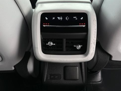 Used 2024 Cadillac Lyriq Sport RWD image 40