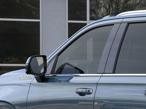 New 2026 Chevrolet Suburban High Country w/ Sun And Tow Package image 19