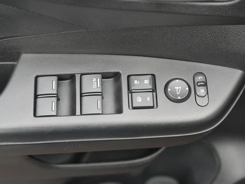 Used 2015 Honda CR-V LX image 24