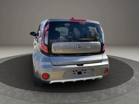 Used 2018 Kia Soul + FWD image 9