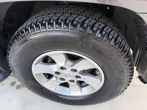 Used 2012 Toyota 4Runner SR5 w/ Convenience Pkg RWD image 11