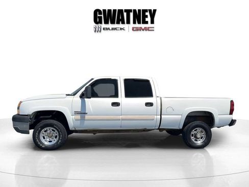 Used 2004 Chevrolet Silverado 2500 LS w/ Heavy-Duty Power Package AWD/4WD image 6