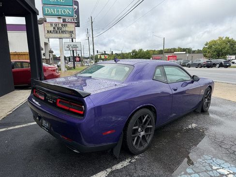 Used 2016 Dodge Challenger R/T RWD image 8