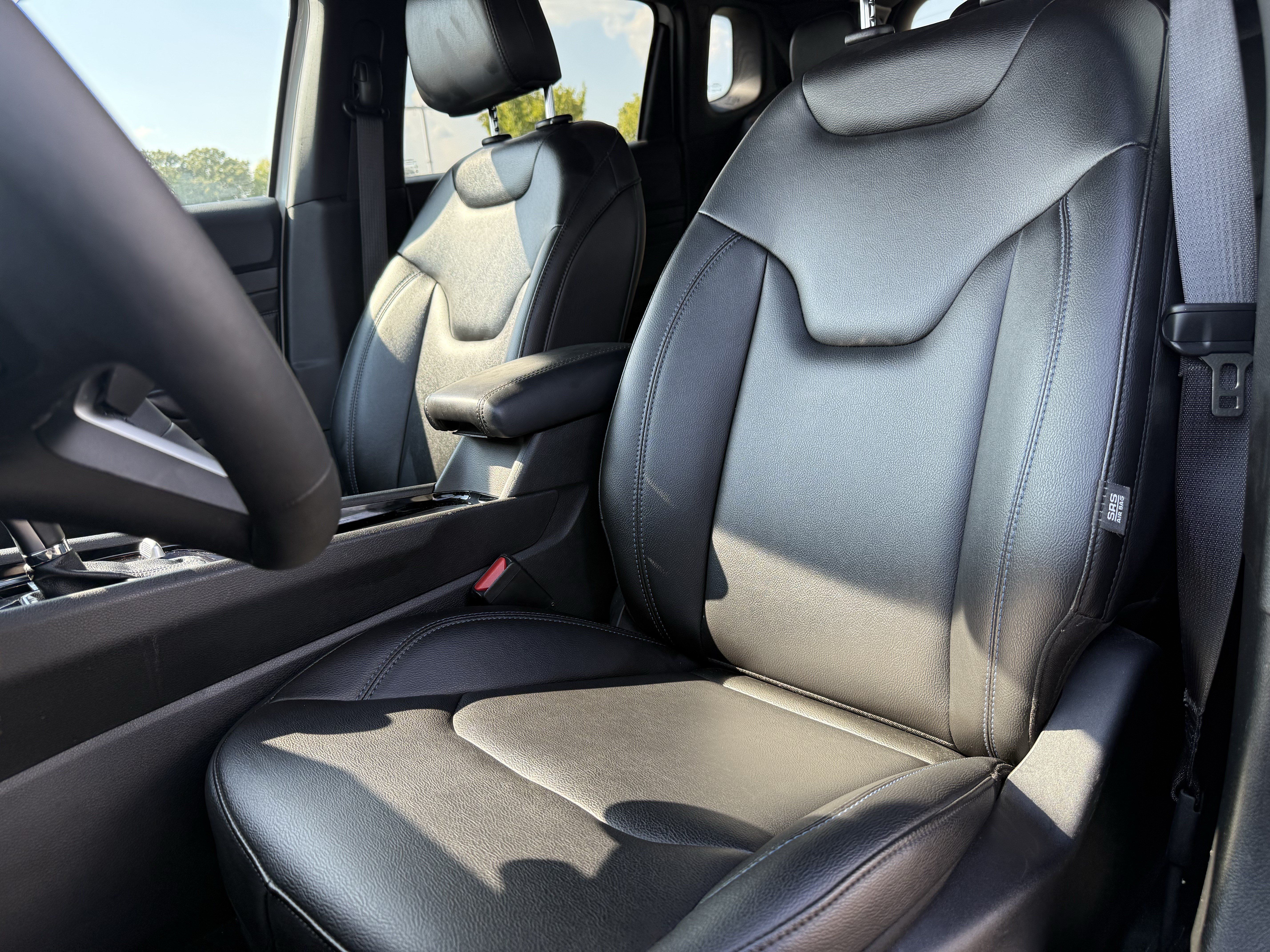 Used 2026 Jeep Compass Limited AWD/4WD image 14