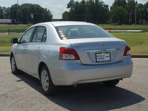 Used 2010 Toyota Yaris Sedan FWD image 11