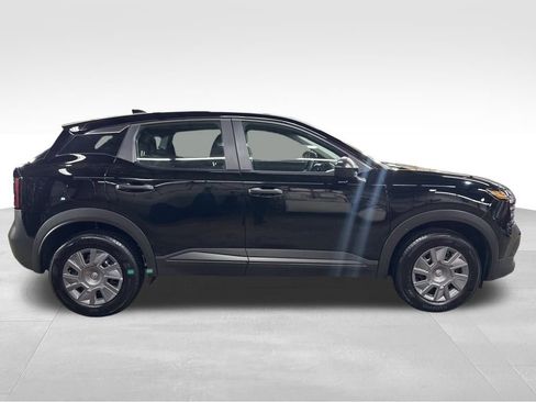 Certified 2025 Nissan Kicks S image 7