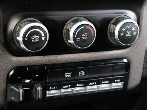 Used 2022 RAM 5500 Tradesman w/ Chrome Appearance Group image 31