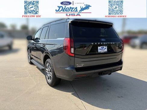Certified 2025 Ford Expedition Active AWD/4WD image 3