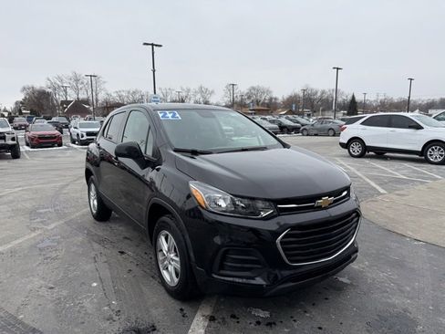 Used 2022 Chevrolet Trax LS w/ Tint and Cruise Package image 3