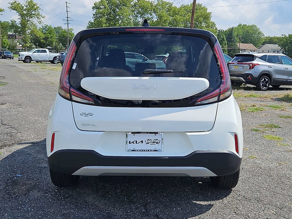 Used 2023 Kia Soul S FWD image 6
