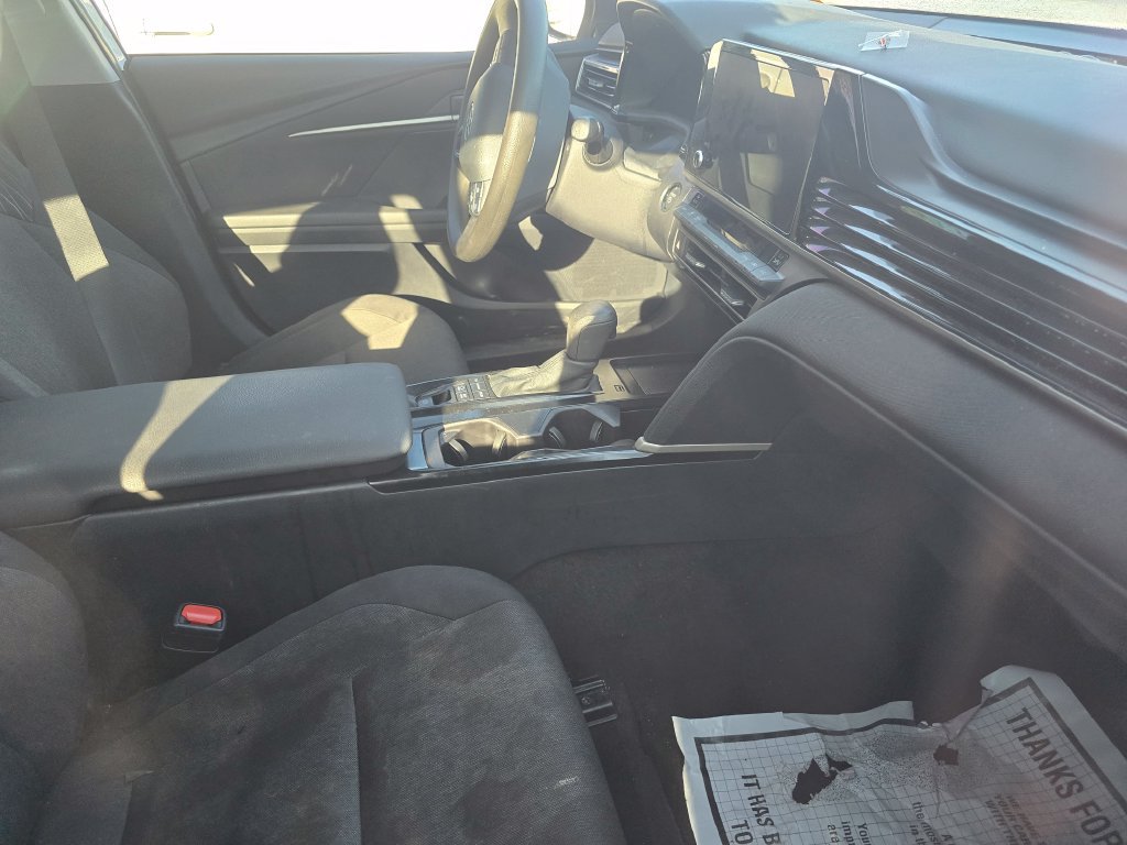 Used 2025 Toyota Camry LE FWD image 19