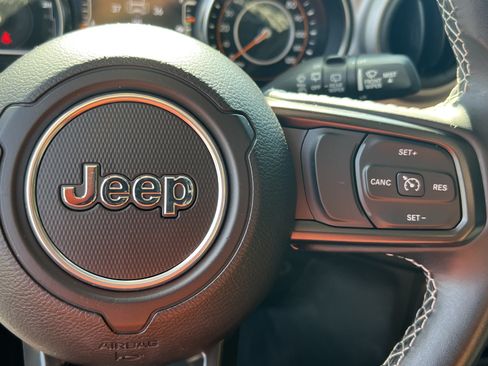 Used 2021 Jeep Wrangler Sport AWD/4WD image 26