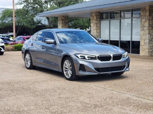 Used 2024 BMW 330i Sedan w/ Convenience Package RWD image 3