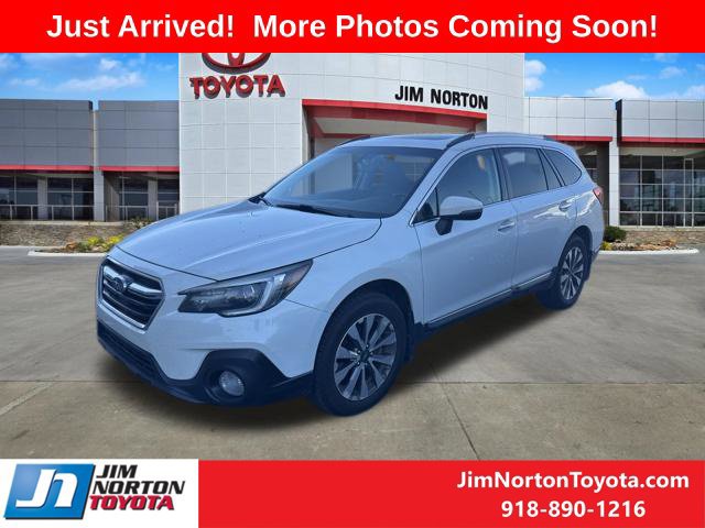 Used 2018 Subaru Outback 3.6R Touring AWD/4WD image 2