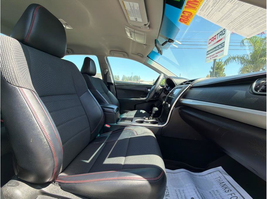 Used 2017 Toyota Camry SE FWD image 12