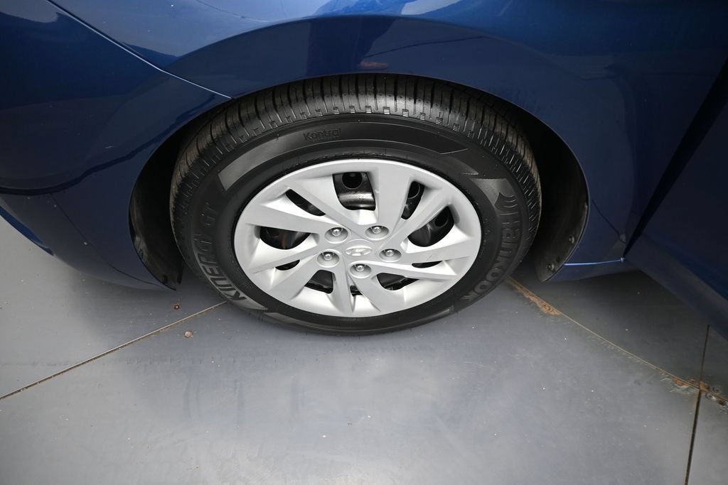 Used 2020 Hyundai Elantra SE FWD image 31