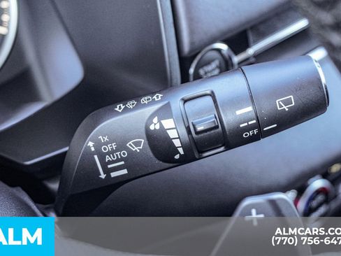 Used 2025 Mitsubishi Outlander SE image 35