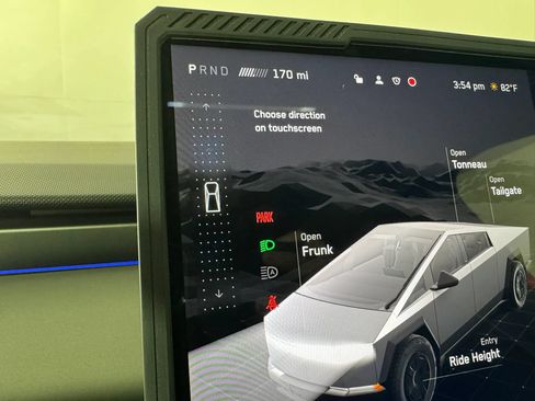 Used 2025 Tesla Cybertruck AWD Crew Cab image 20