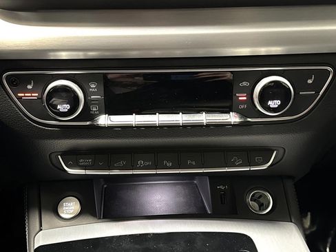 Used 2023 Audi Q5 e Prestige w/ Prestige Package image 21
