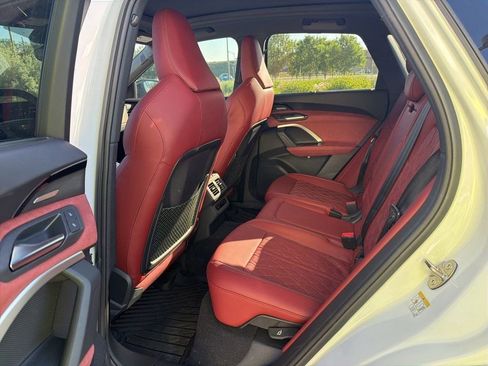 Used 2025 Audi SQ5 Prestige AWD/4WD image 11