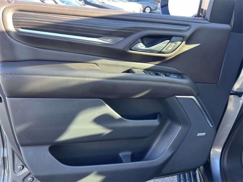 Used 2021 GMC Yukon Denali w/ Denali Premium Package image 17